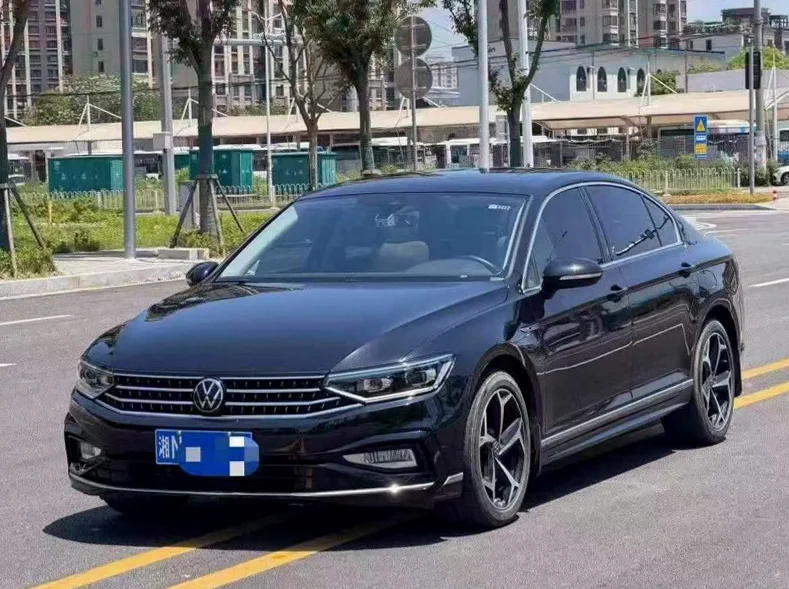 大众迈腾 正面外观三