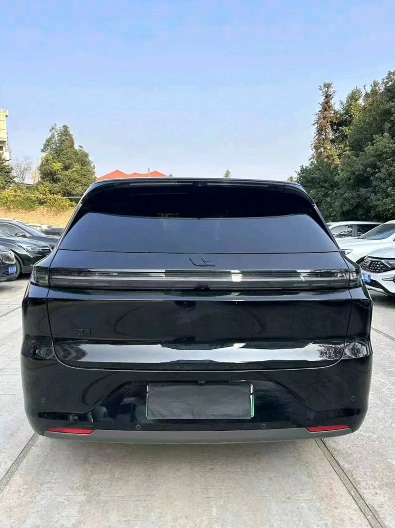 理想L6 后面外观二