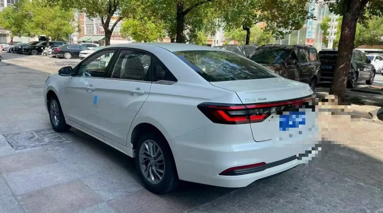 启辰D60 后面外观一