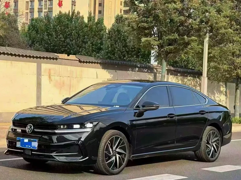 大众迈腾 正面外观三