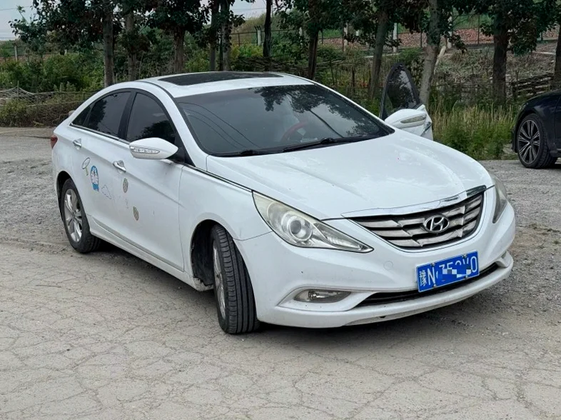 12年现代索纳塔八 2.0L