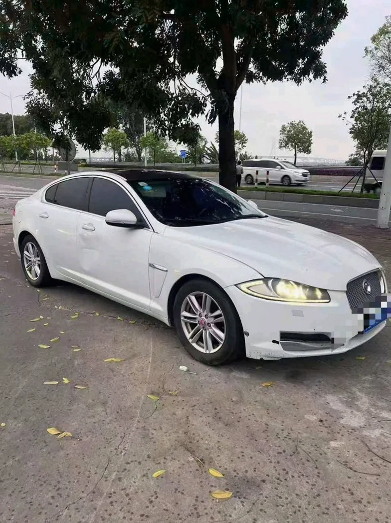 捷豹XF 正面外观三