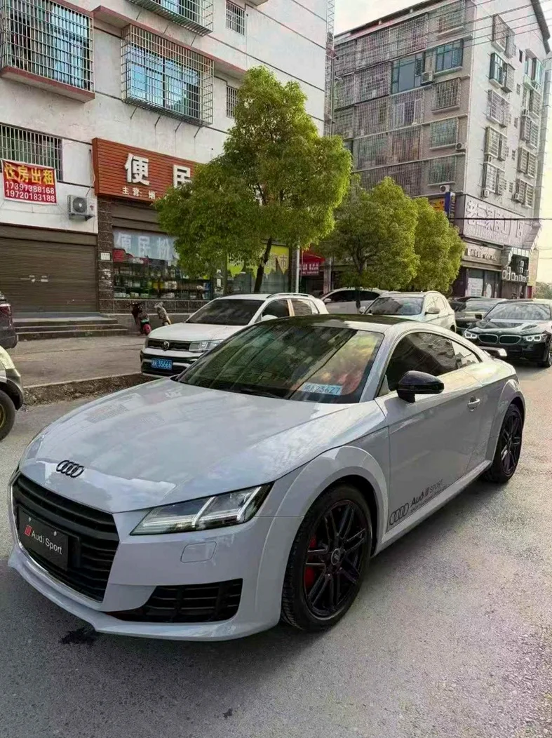 奥迪TT 正面外观三