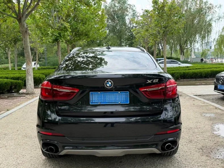 宝马X6 后面外观二