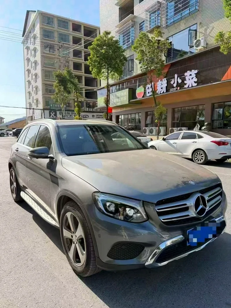 奔驰GLC 正面外观二