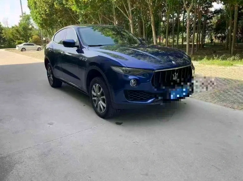 玛莎拉蒂Levante 正面外观二
