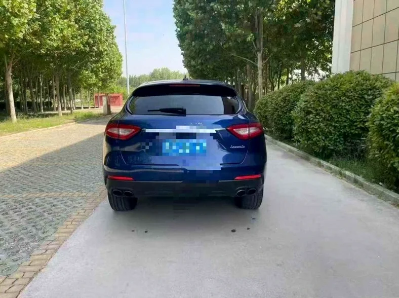 玛莎拉蒂Levante 后面外观三