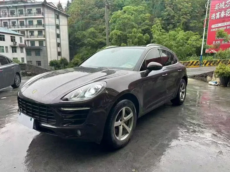 保时捷Macan 正面外观三
