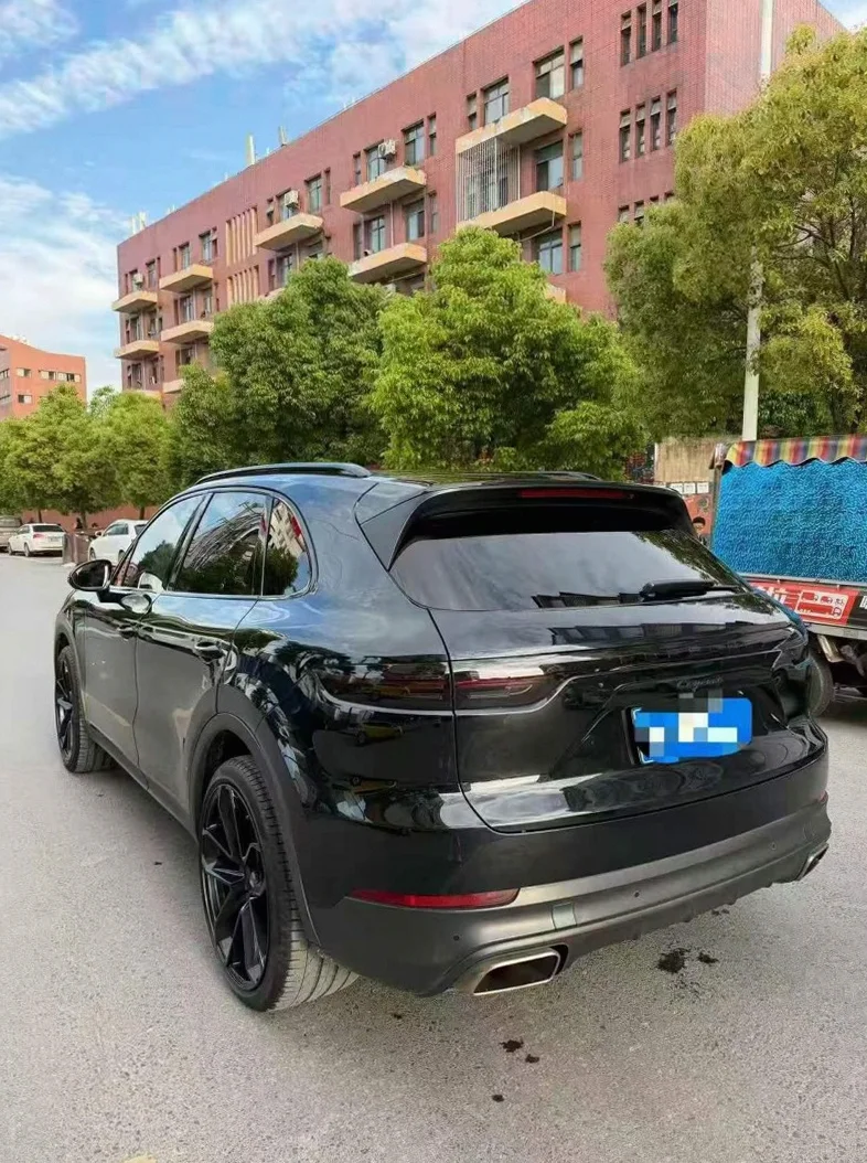 保时捷卡宴 内饰后排