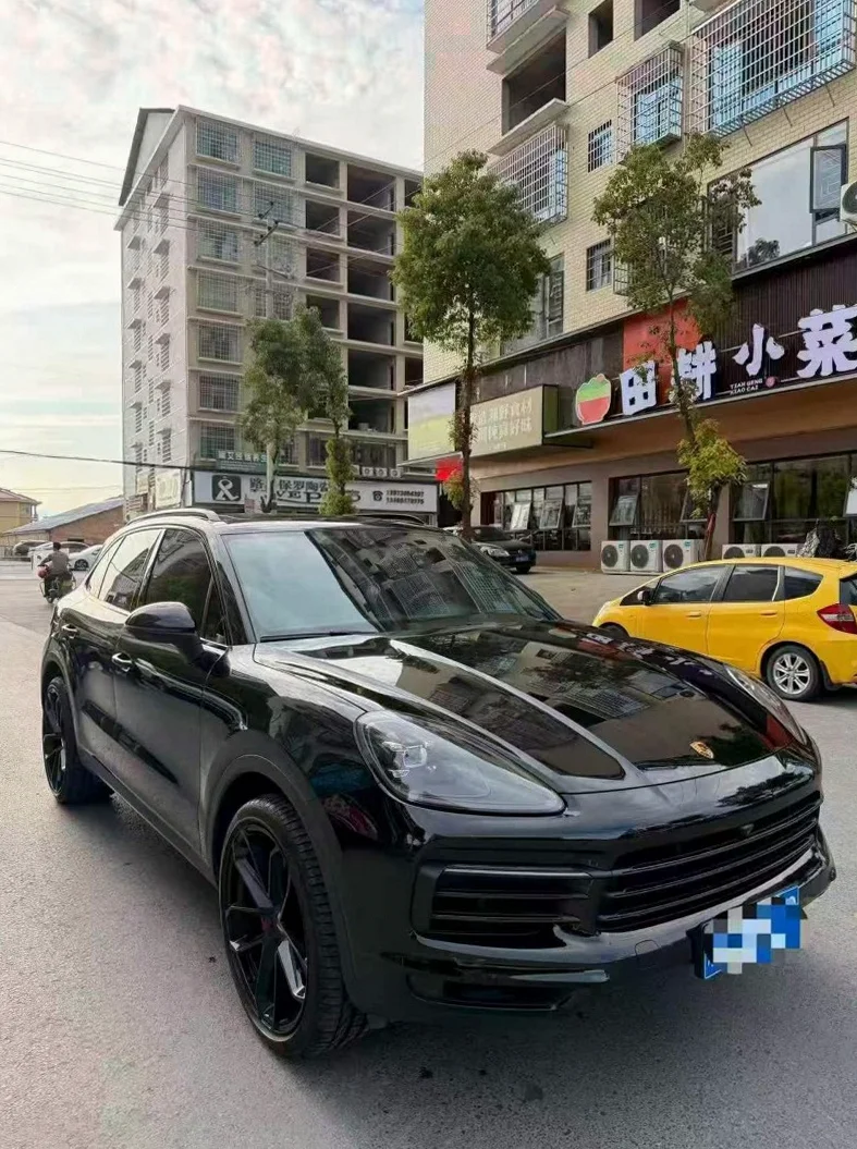 保时捷卡宴 正面外观三