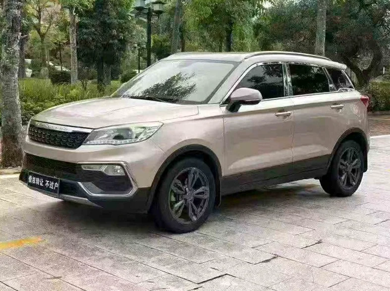 长安汽车CS95 正面外观二