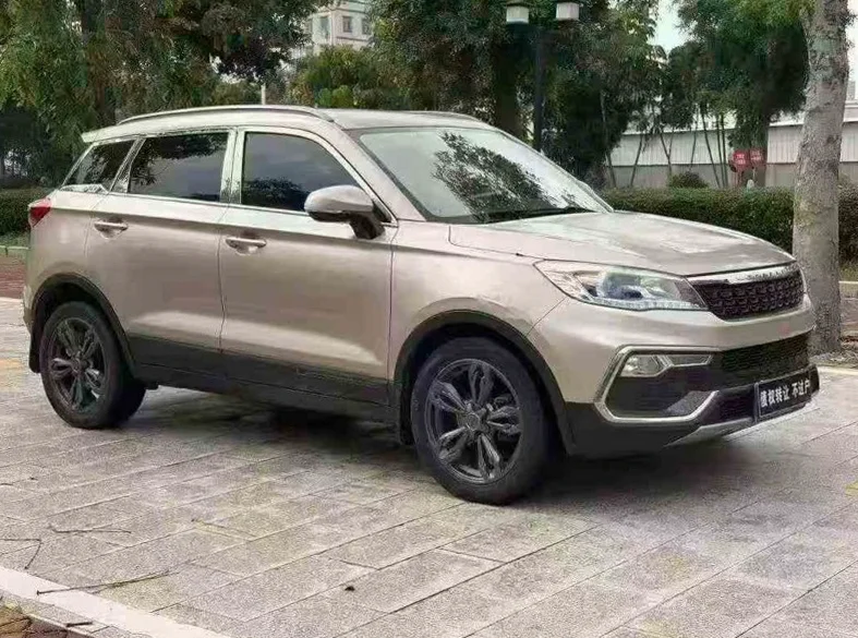 长安汽车CS95 正面外观三