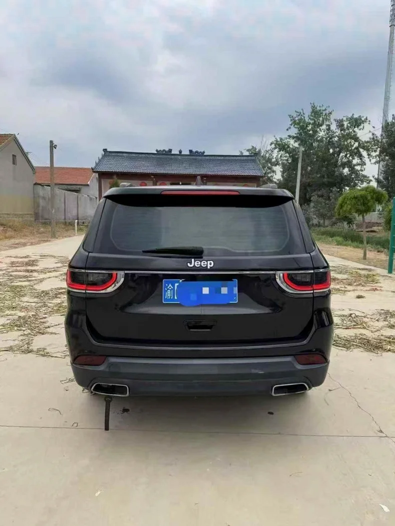 Jeep指挥官 内饰后排