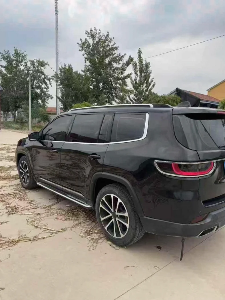 Jeep指挥官 驾驶室