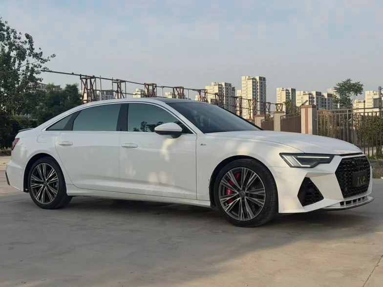 奥迪A6L 正面外观三