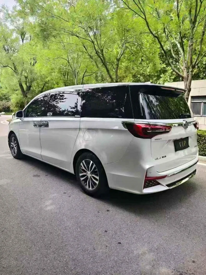 别克GL8 驾驶室