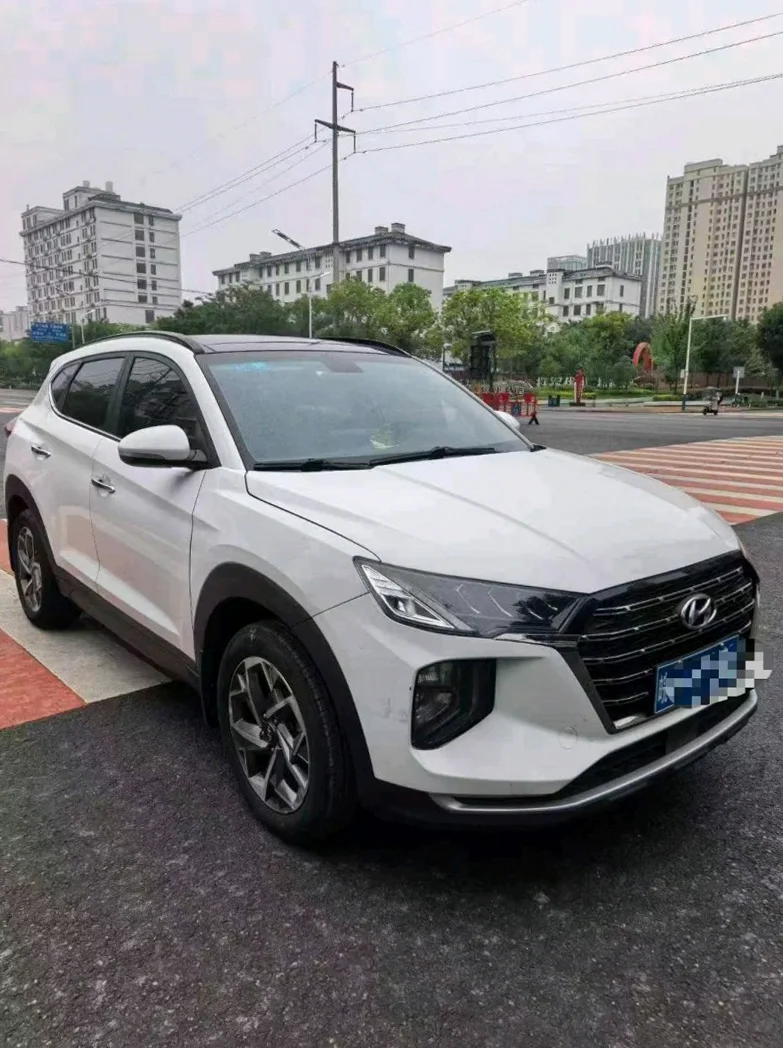 现代途胜 正面外观三