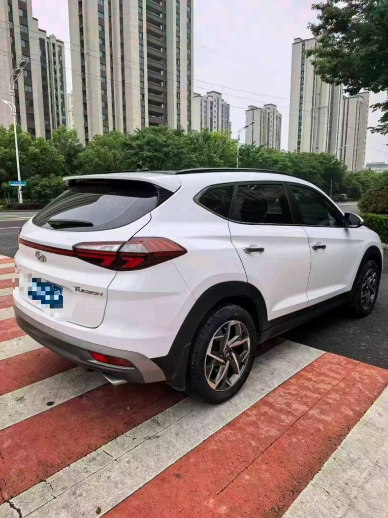 现代途胜 后面外观二