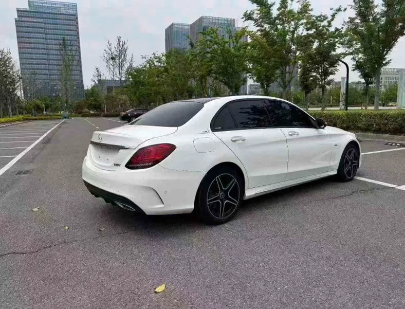 奔驰C 后面外观三