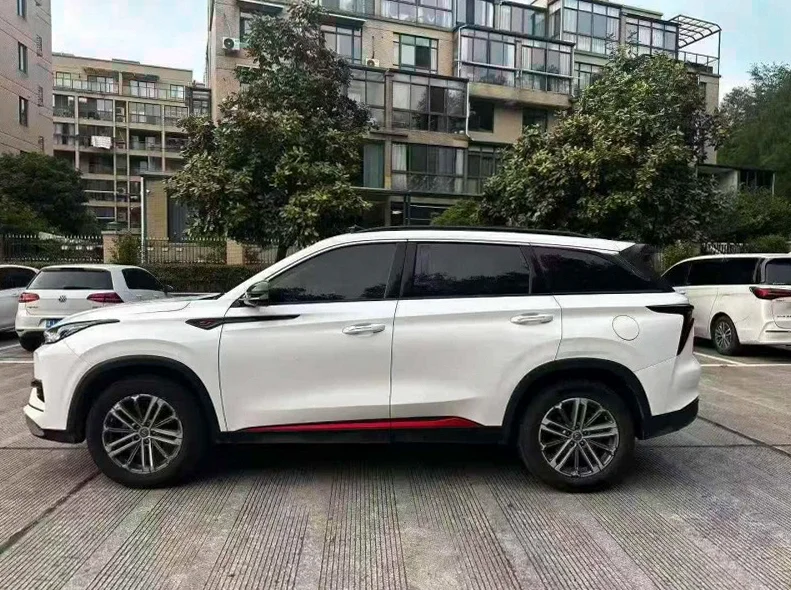 长安汽车CS75 后面外观三