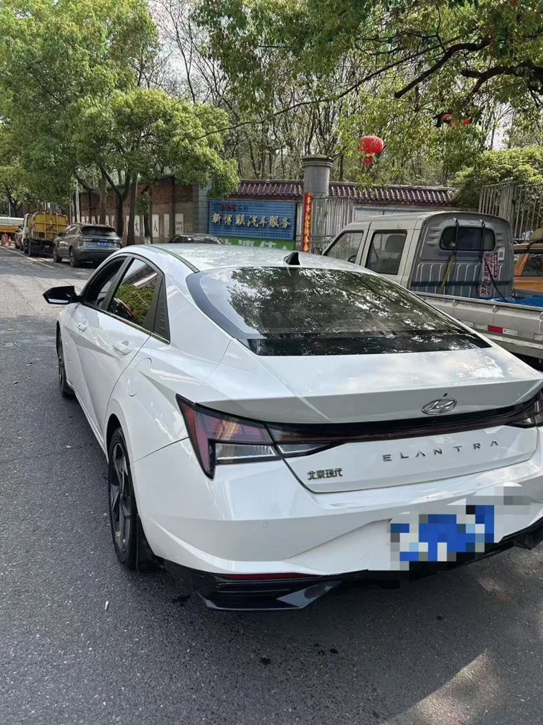 现代伊兰特 后面外观二