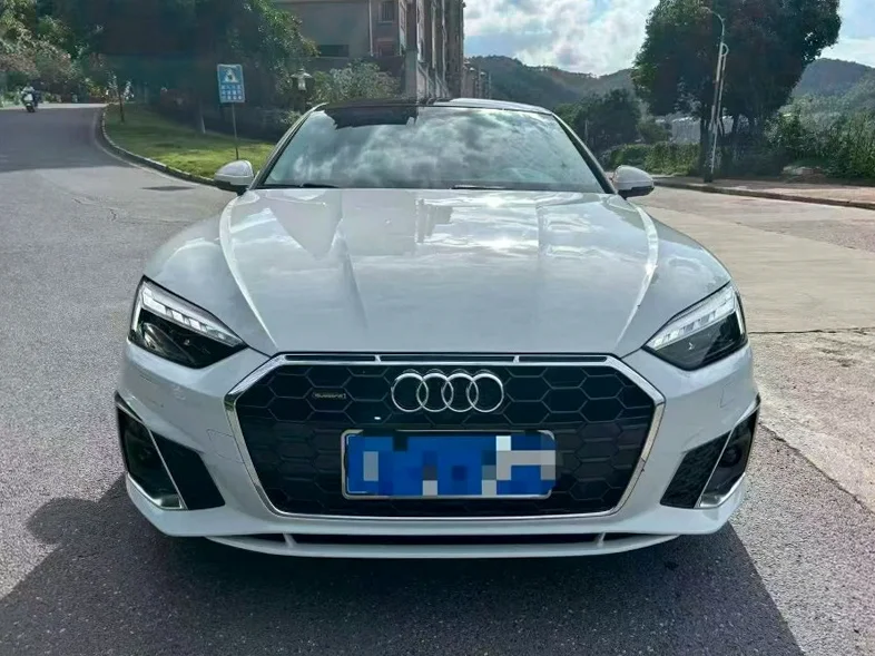 22年奥迪A5 2.0T 45四驱臻选动感型