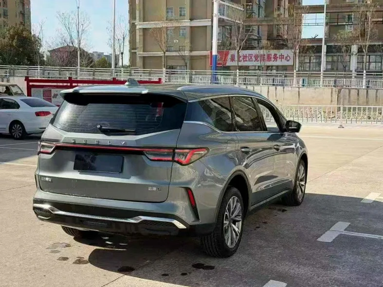 吉利嘉际 内饰前排