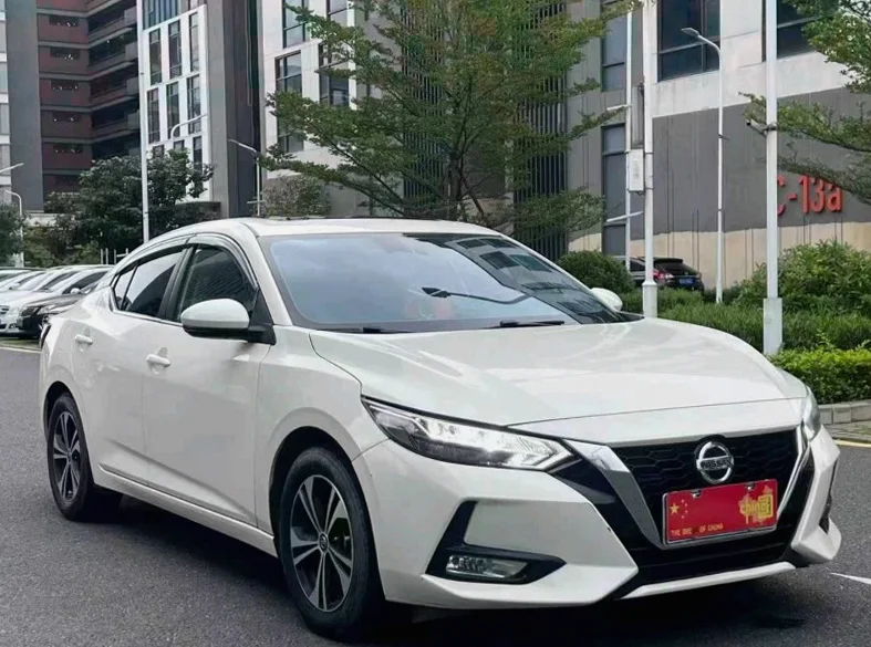 日产轩逸 正面外观三