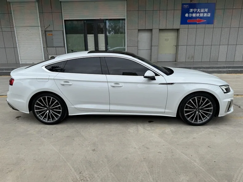 奥迪A5 后面外观一