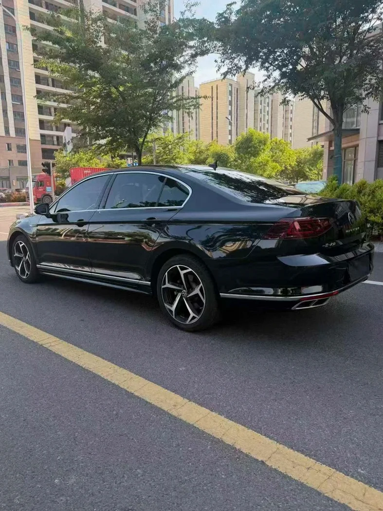 大众迈腾 后面外观三