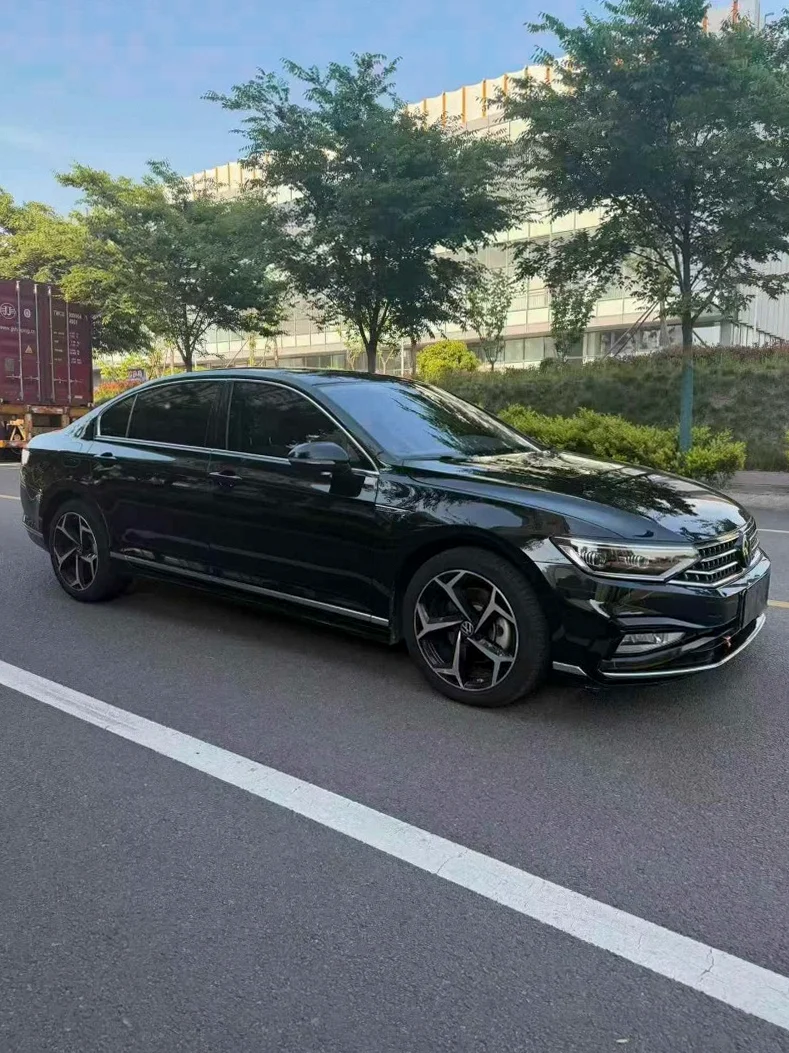 大众迈腾 正面外观二