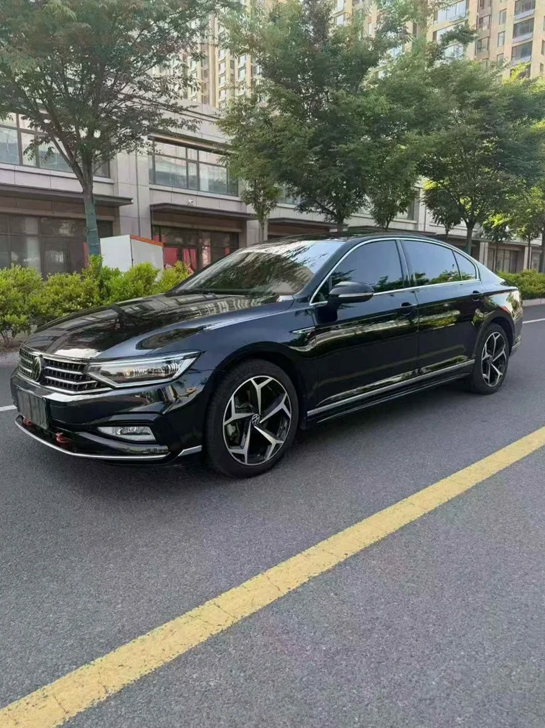 大众迈腾 正面外观三