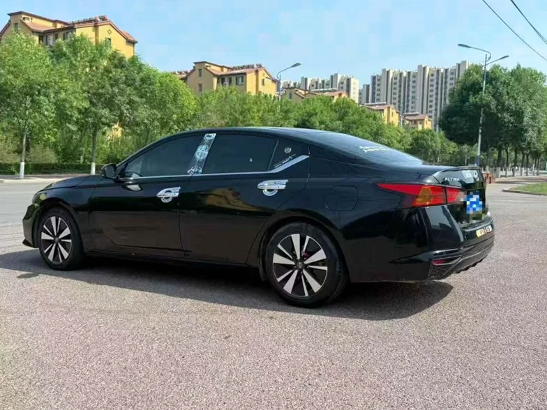 日产天籁 内饰前排