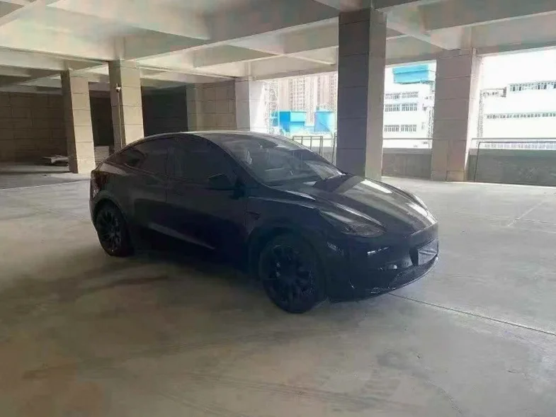 特斯拉MODEL 正面外观二