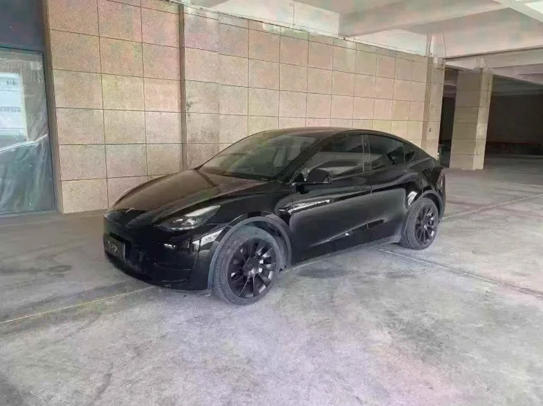 特斯拉MODEL 正面外观三