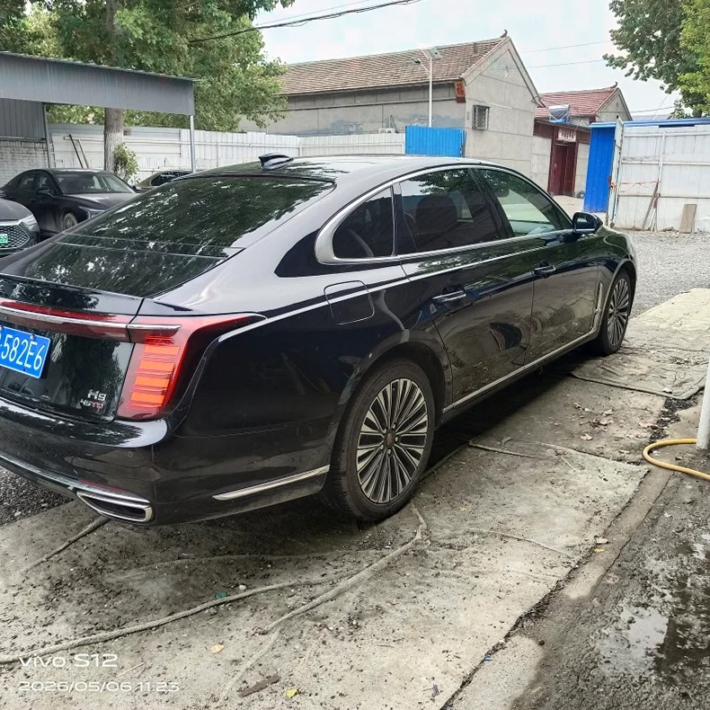 红旗H9 后面外观一