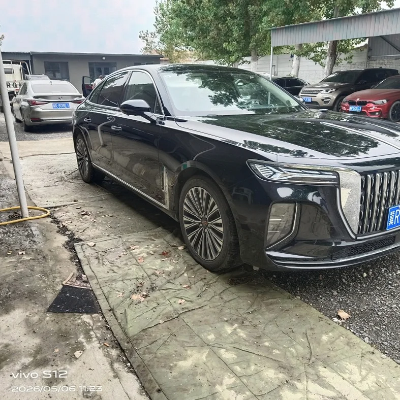 红旗H9 正面外观三