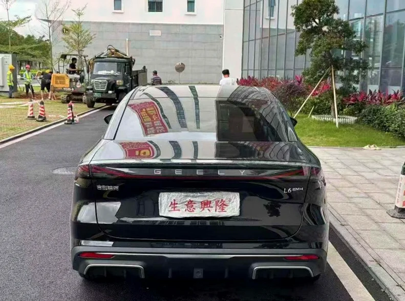 吉利银河 后面外观三