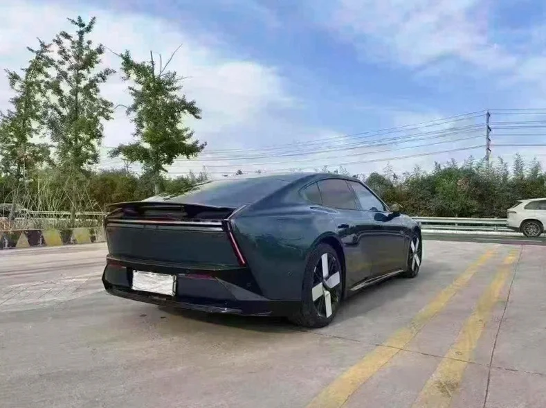 小鹏汽车p7 后面外观三