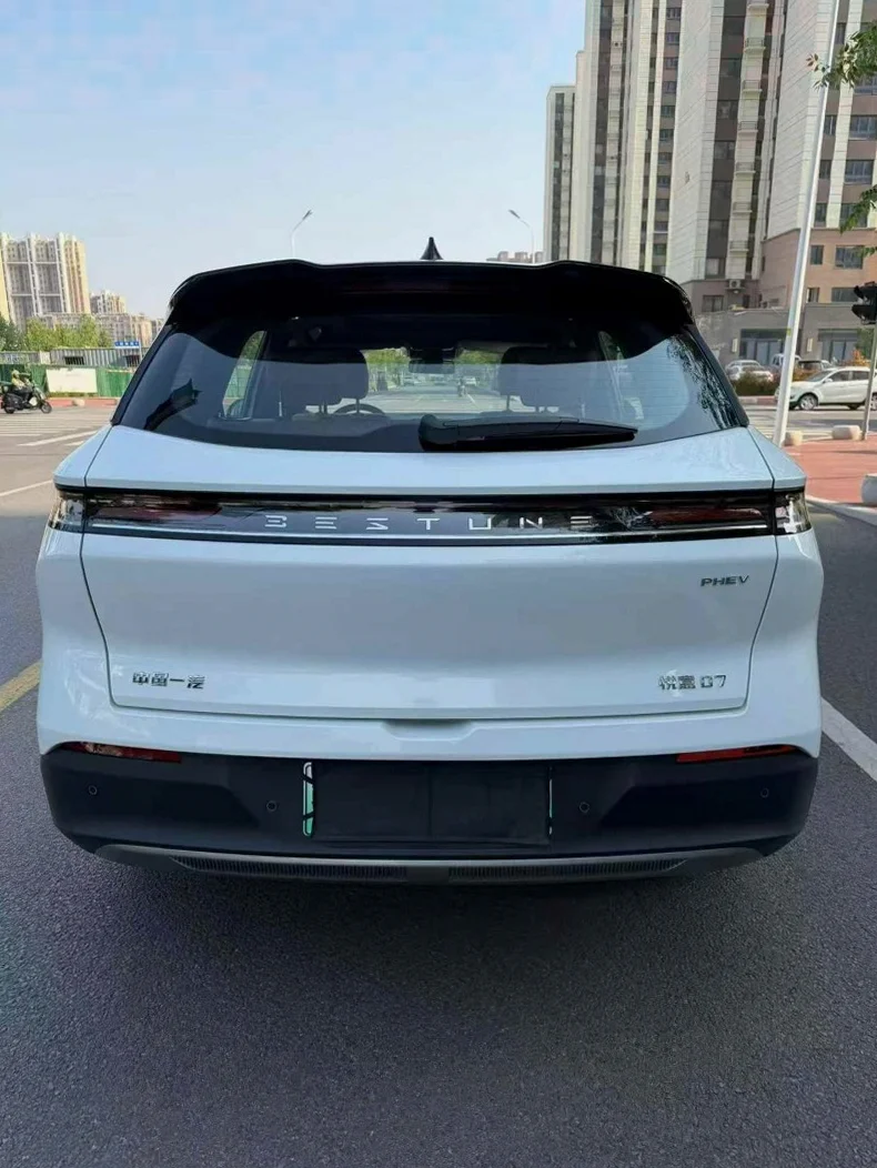 奔腾悦意 后面外观三