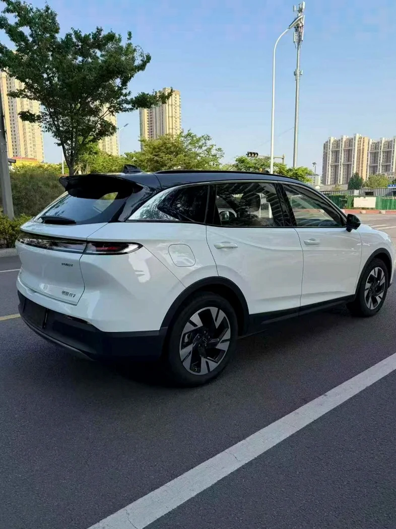 奔腾悦意 后面外观二