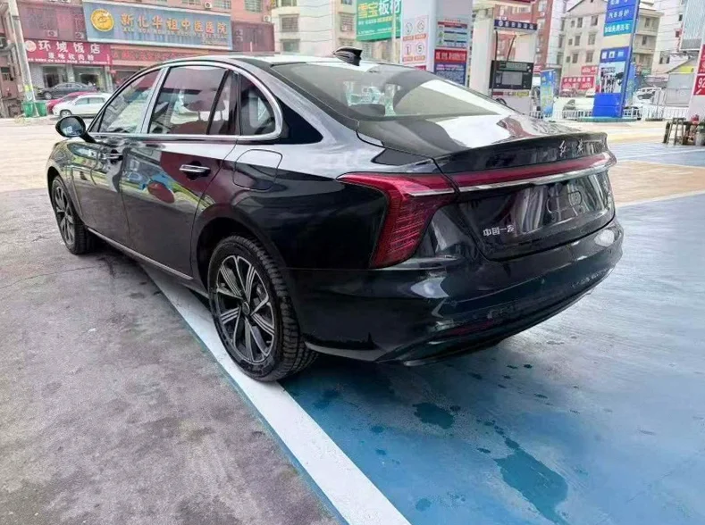 红旗H5 驾驶室