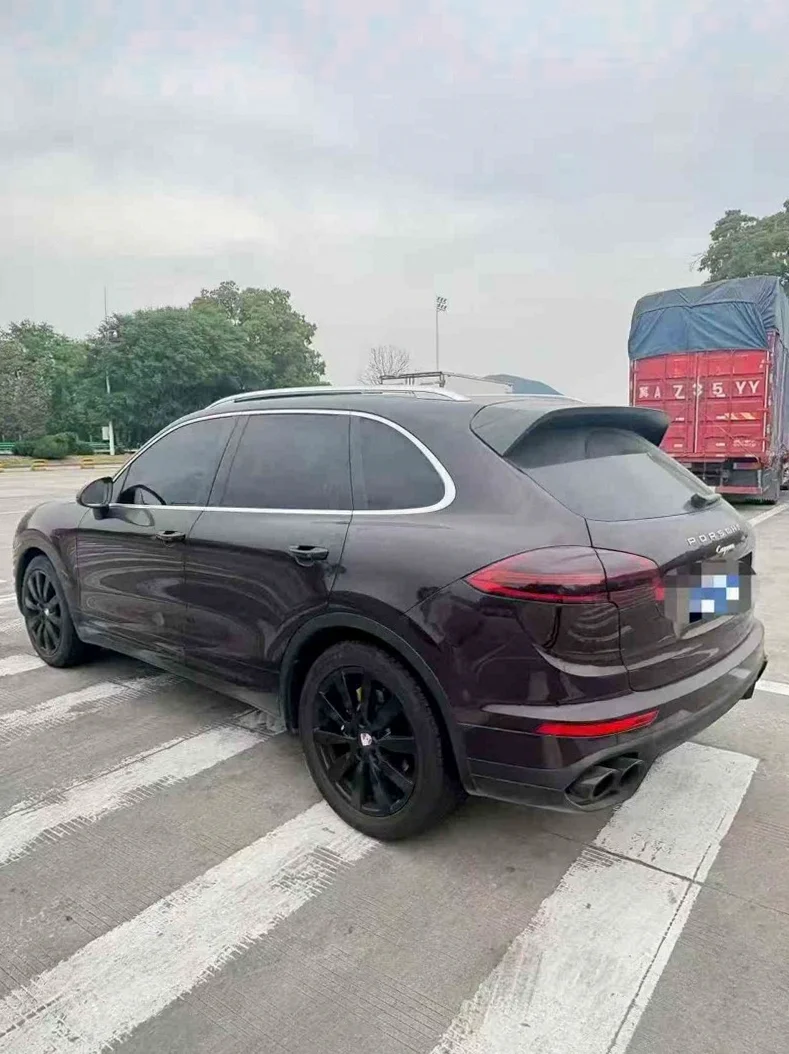 保时捷卡宴 驾驶室