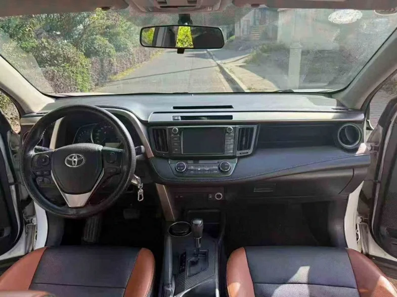 丰田RAV4 后面外观一