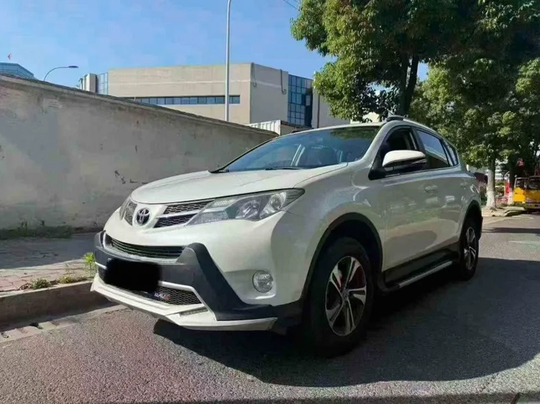 丰田RAV4 正面外观二