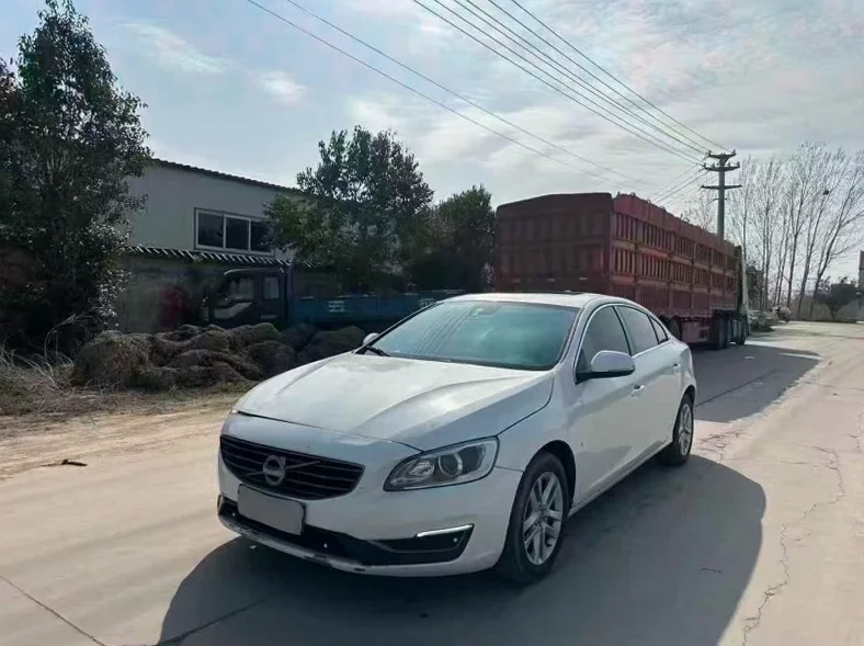沃尔沃S60L 正面外观三