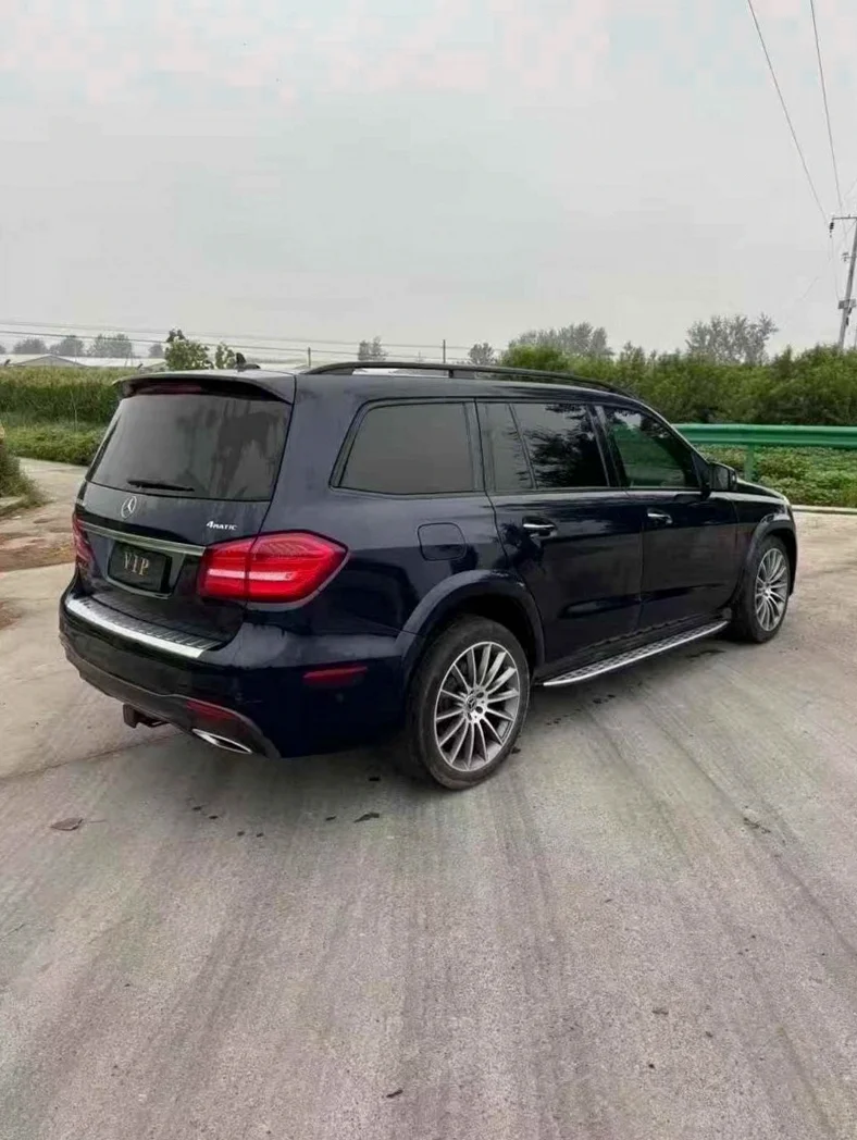 奔驰GLS 内饰后排