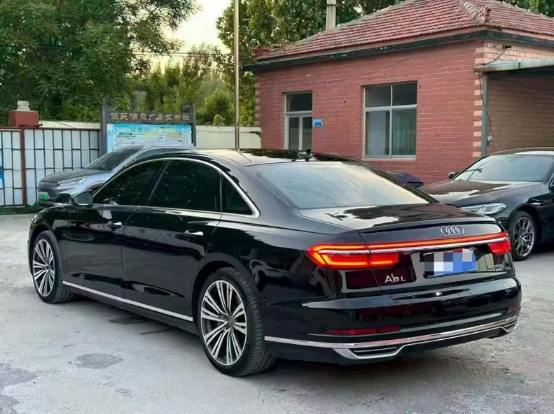 奥迪A8L 驾驶室