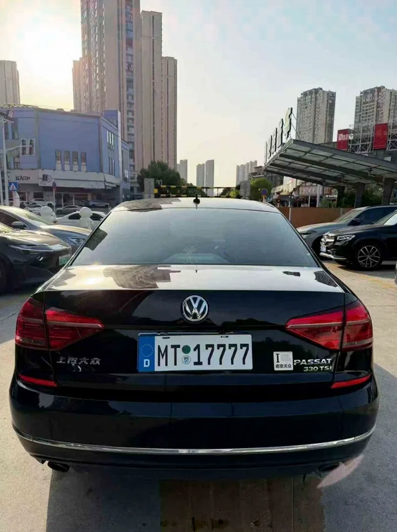 大众帕萨特 驾驶室