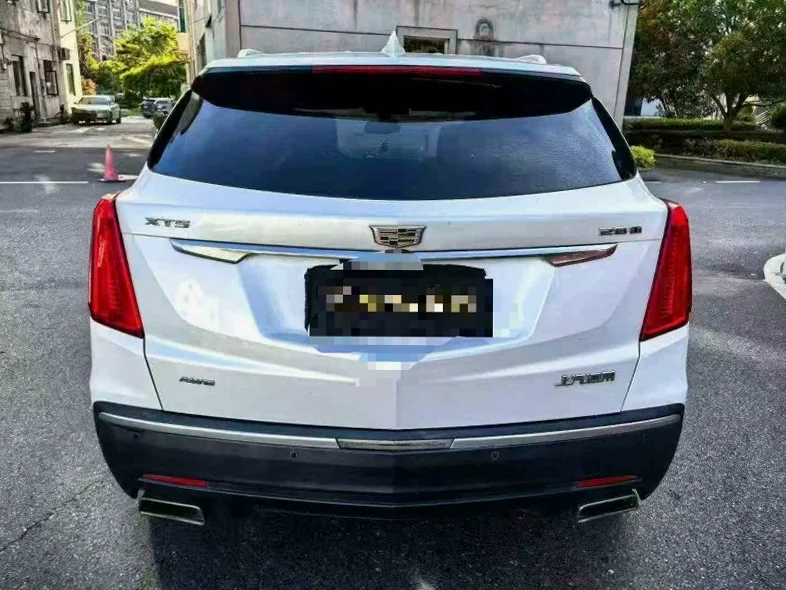 凯迪拉克XT5 驾驶室